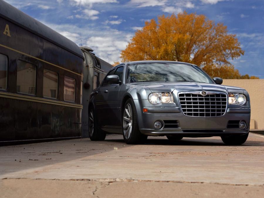  Chrysler 300C SRT8 2004 года  (EU) (фото 9 из 47)